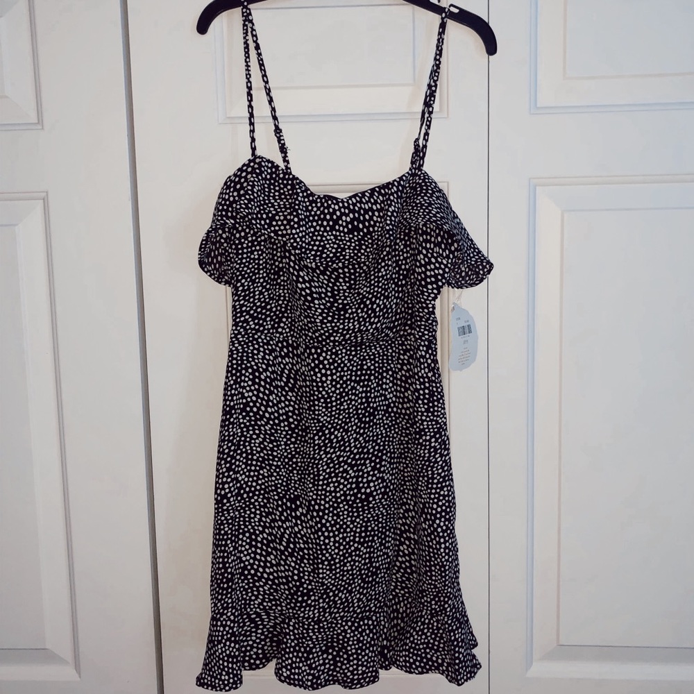 Black/white dress